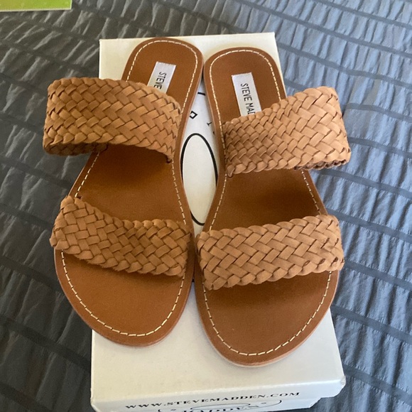 Steve Madden tan sandals - Picture 1 of 4